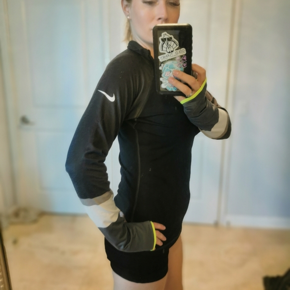 Nike active long sleeve top - Picture 3 of 14